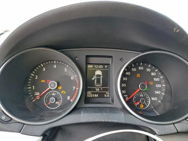 2011 VOLKSWAGEN GOLF   