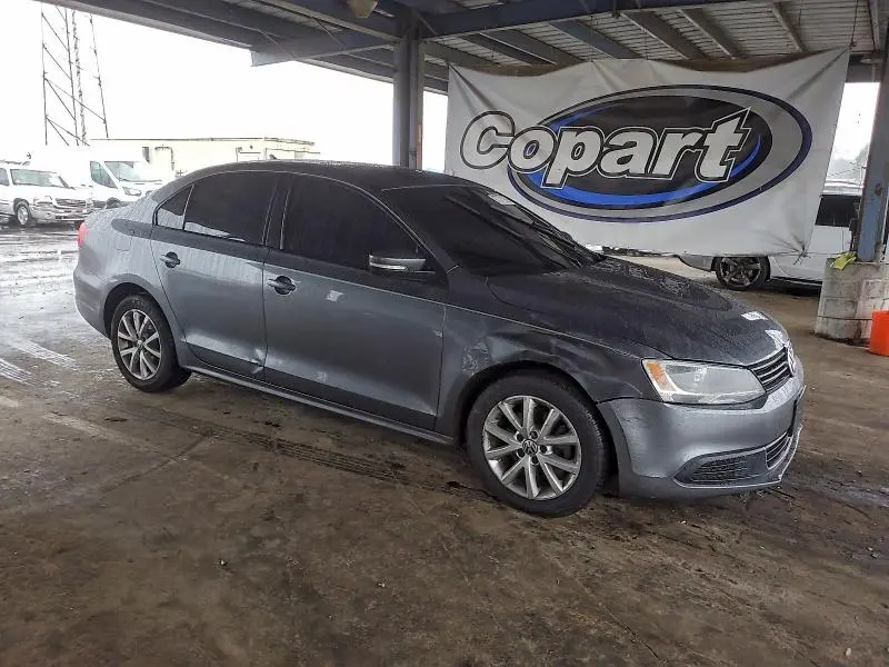 2012 VOLKSWAGEN JETTA SE  