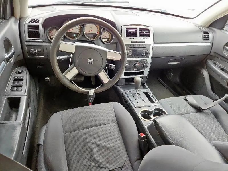 2010 DODGE CHARGER SXT  