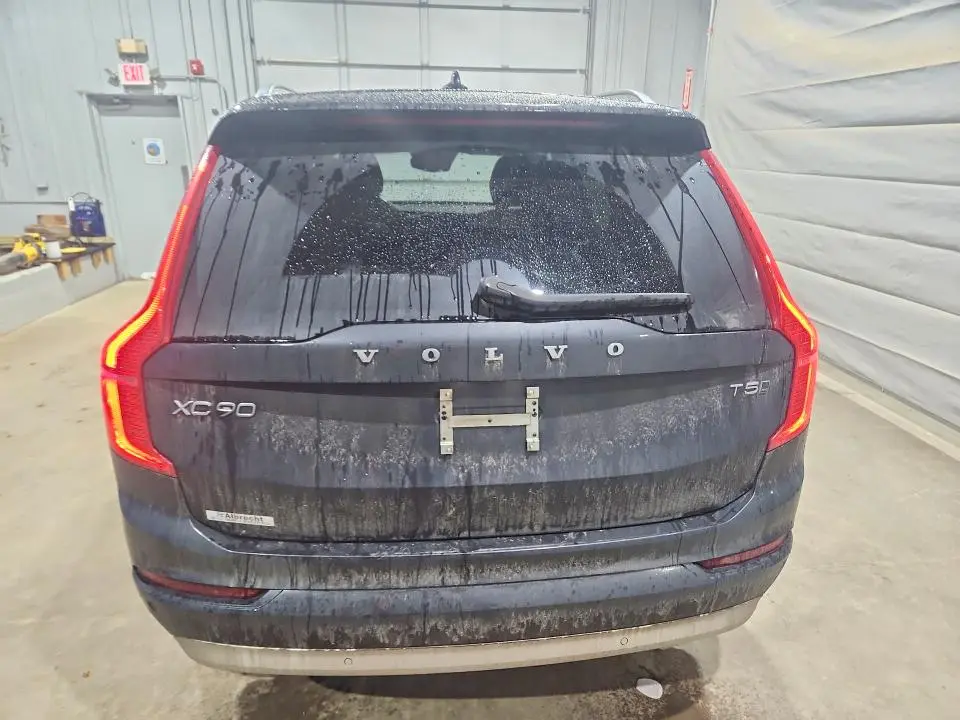 2022 VOLVO XC90 T5 MOMENTUM  