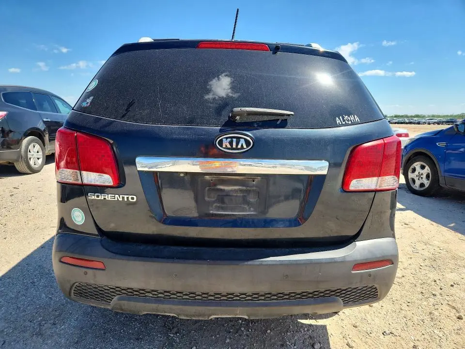 2012 KIA SORENTO LX  