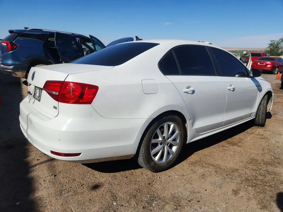 2015 VOLKSWAGEN JETTA SE  