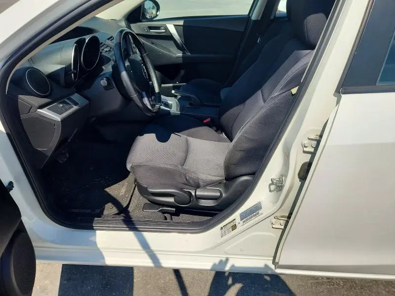 2011 MAZDA 3 S  