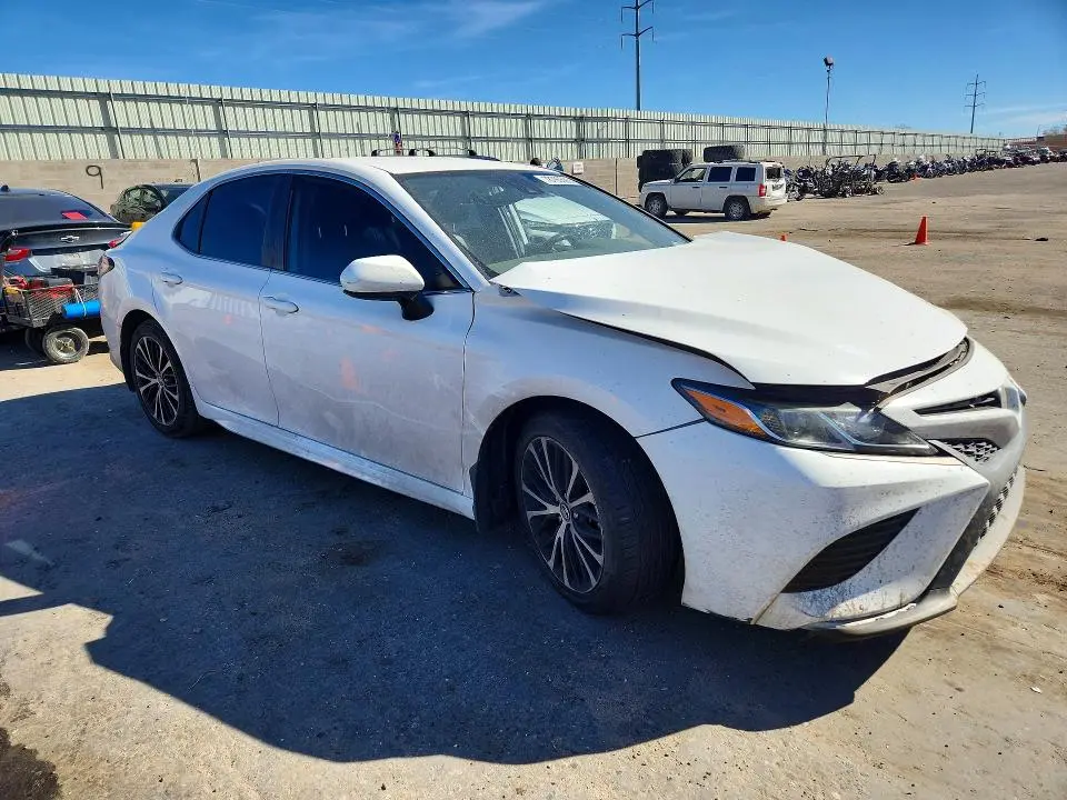 2019 TOYOTA CAMRY SE  