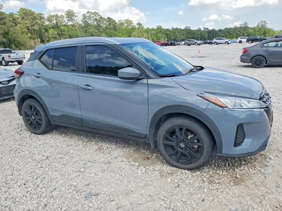 2021 NISSAN KICKS SV  