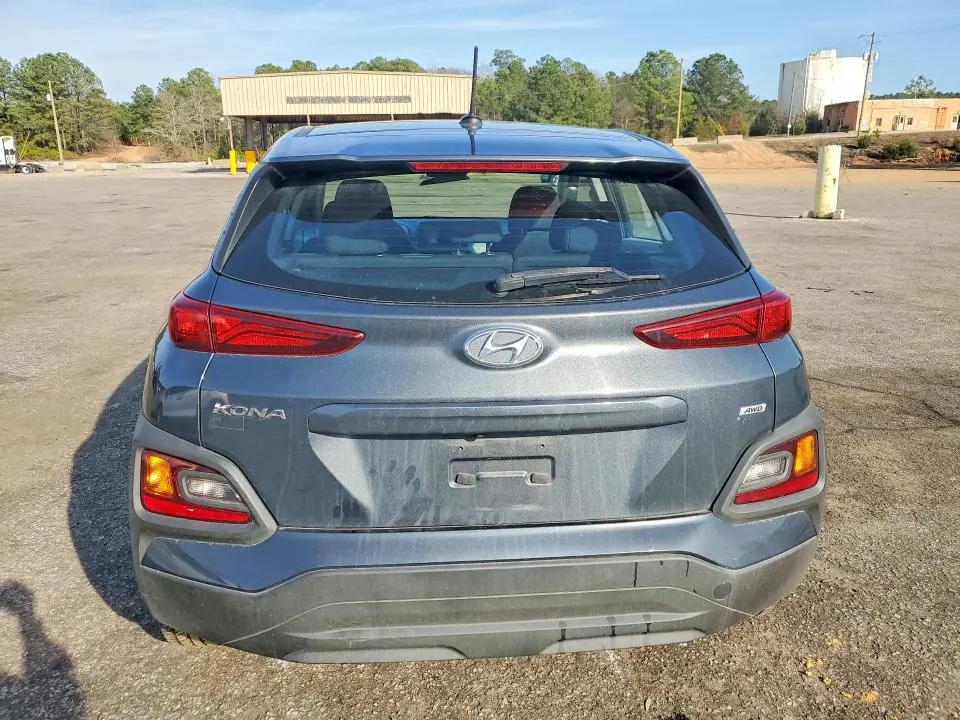 2021 HYUNDAI KONA SE  
