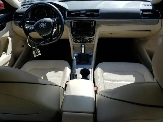 2018 VOLKSWAGEN PASSAT SE  