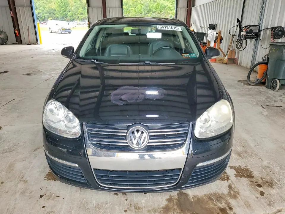 2010 VOLKSWAGEN JETTA SE  
