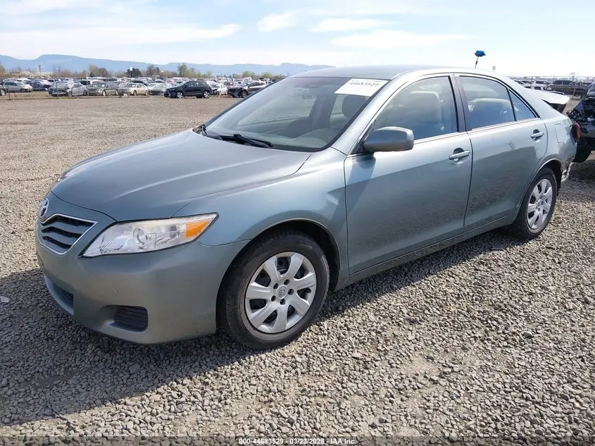 2011 TOYOTA CAMRY LE