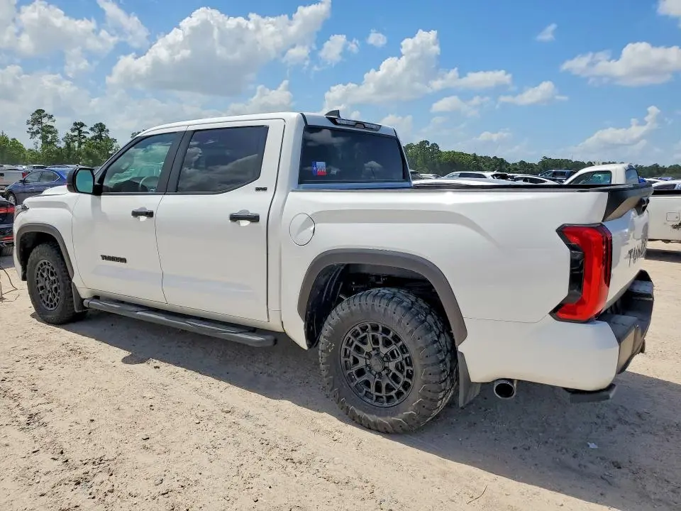 2026 TOYOTA TUNDRA SR5  