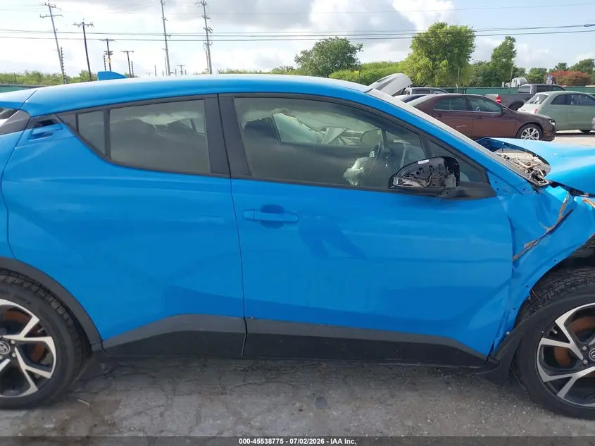 2019 TOYOTA C-HR XLE