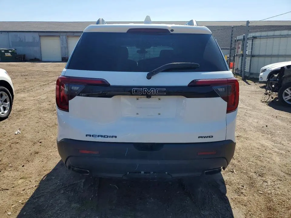 2021 GMC ACADIA SLT  