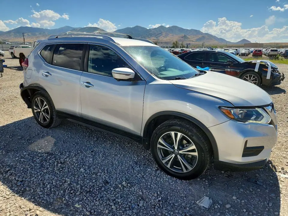 2019 NISSAN ROGUE SV  