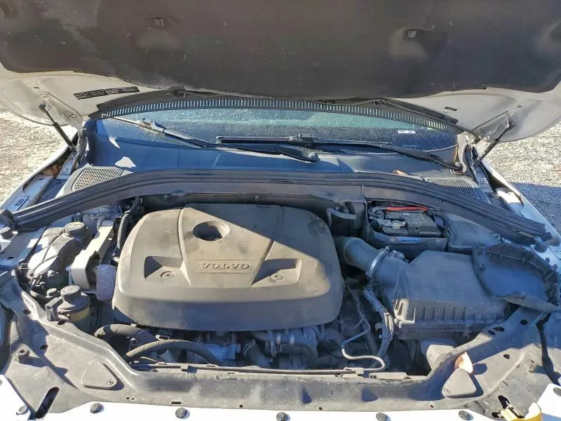 2016 VOLVO XC60 T5  