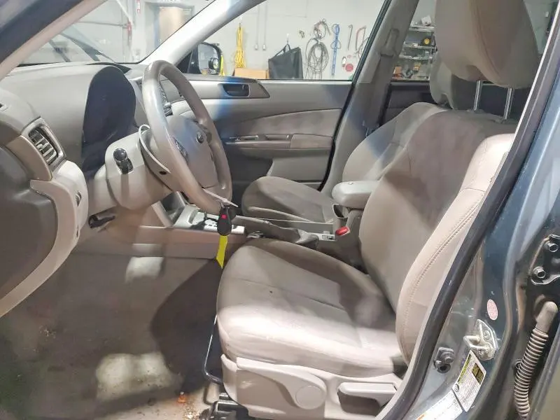 2010 SUBARU FORESTER XS  