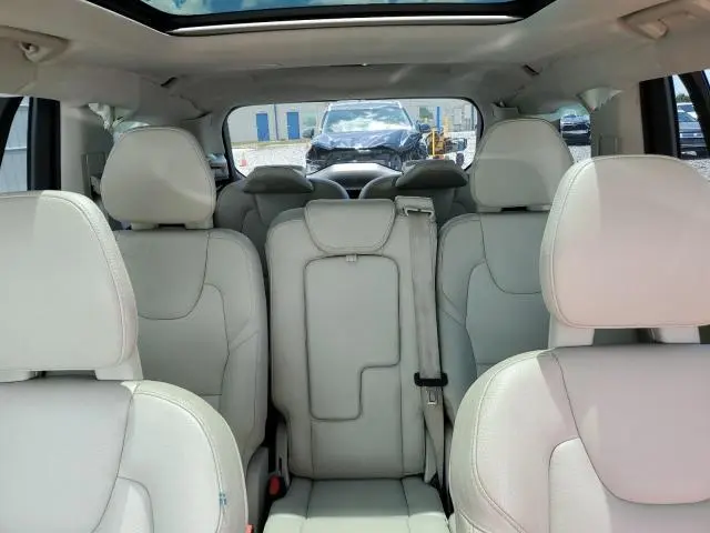 2017 VOLVO XC90 T6