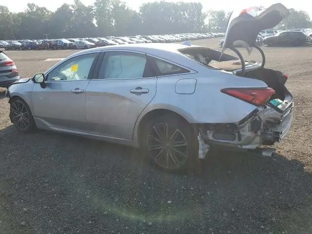 2019 TOYOTA AVALON XLE  