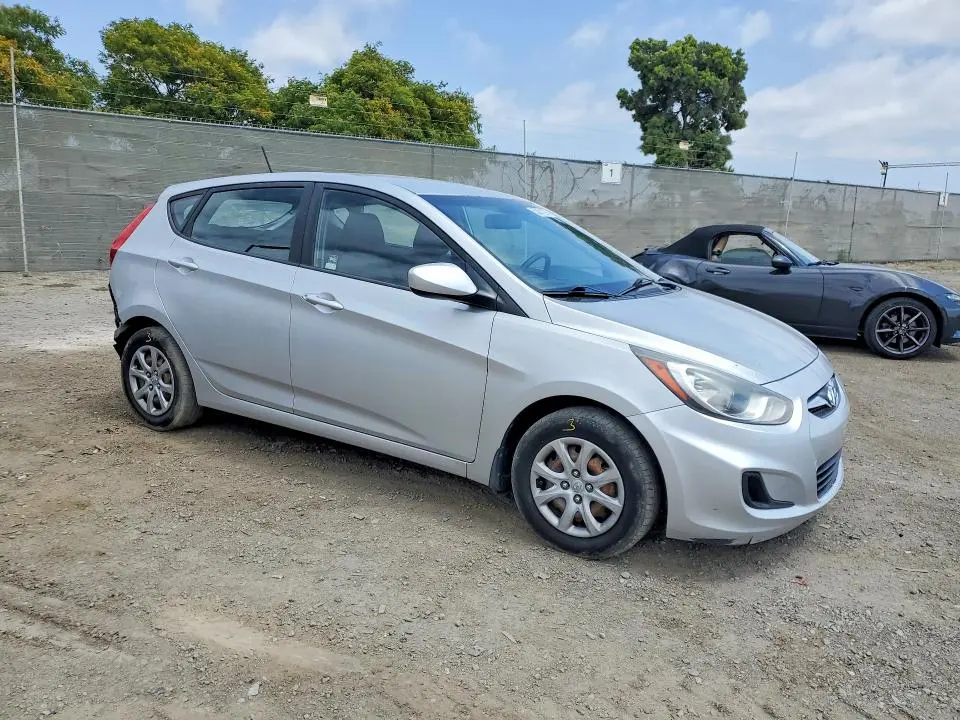 2013 HYUNDAI ACCENT GS  