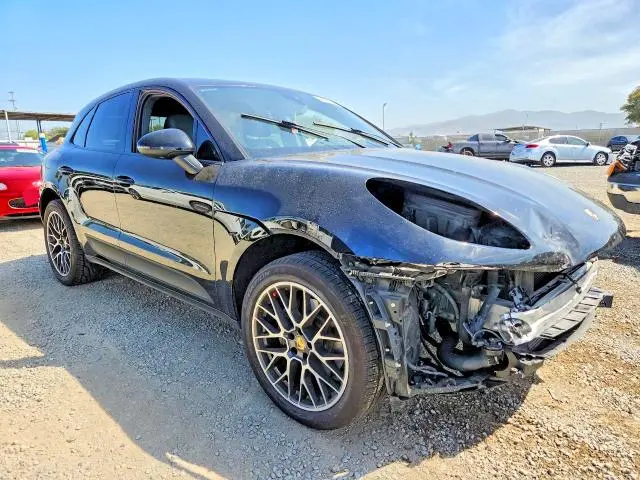 2017 PORSCHE MACAN   