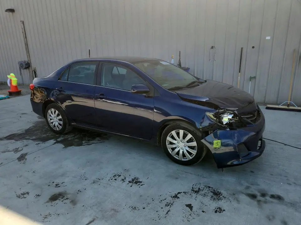 2013 TOYOTA COROLLA LE  