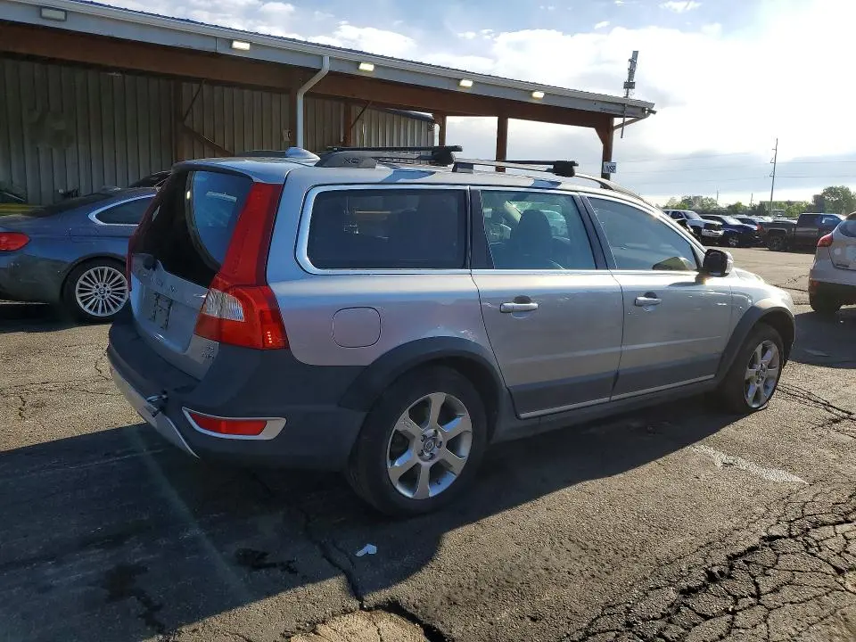 2010 VOLVO XC70 3.2  