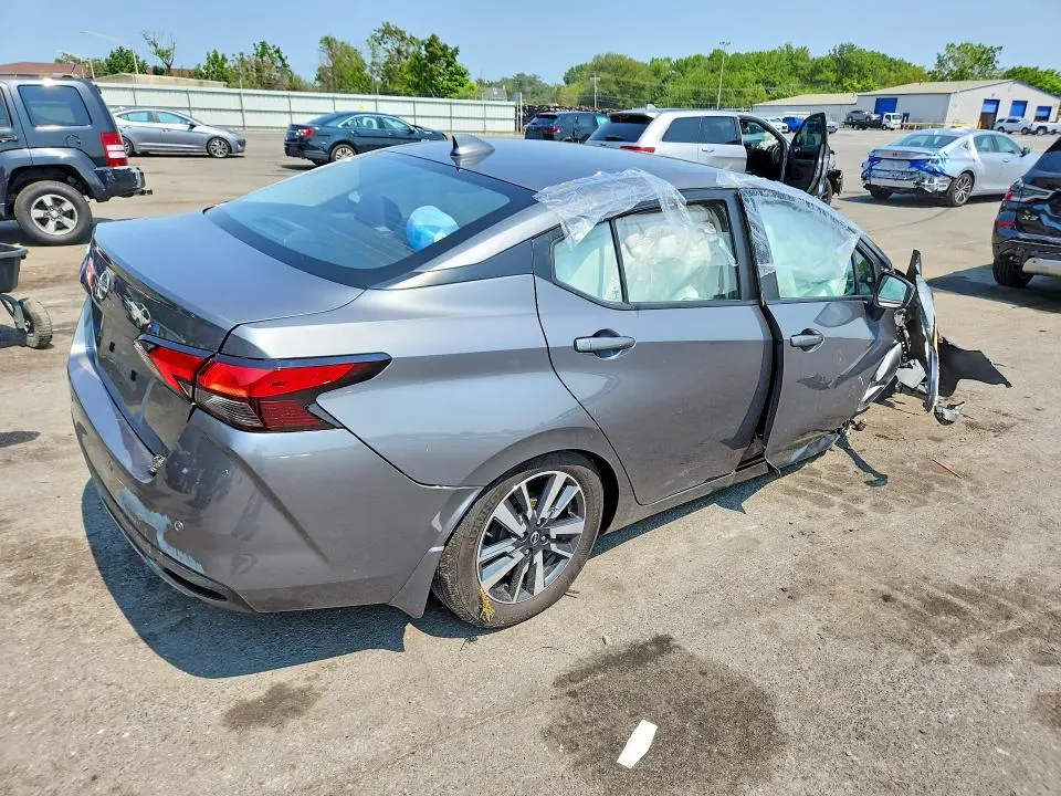 2025 NISSAN VERSA SV  