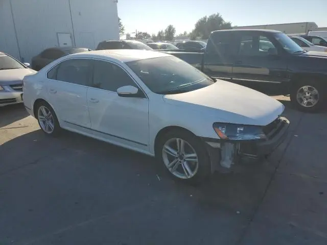 2015 VOLKSWAGEN PASSAT SE  