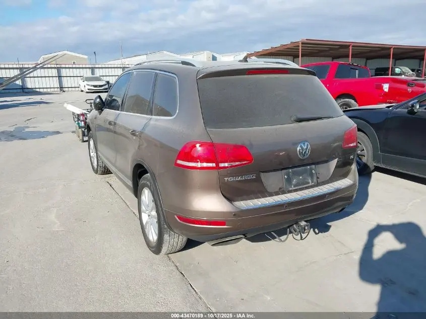 2013 VOLKSWAGEN TOUAREG VR6 SPORT