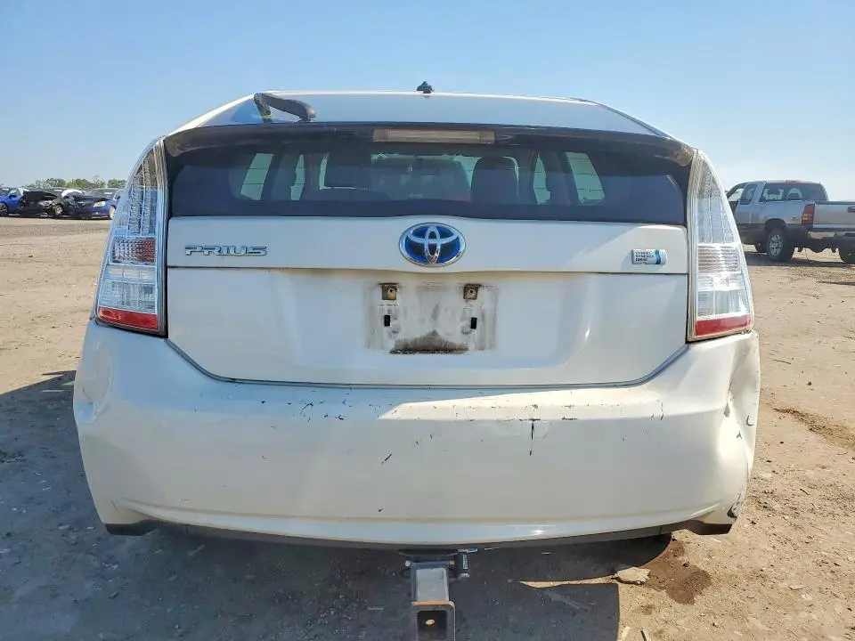 2010 TOYOTA PRIUS III  