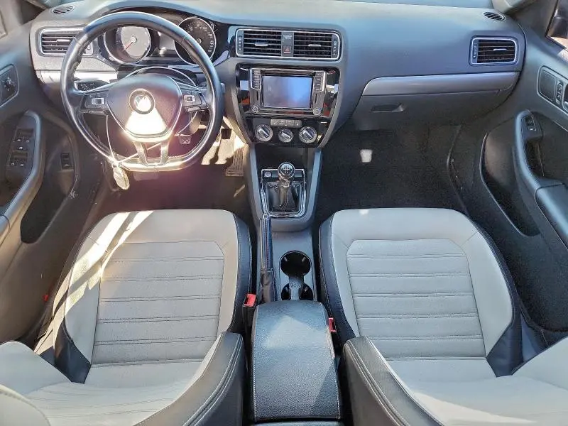2016 VOLKSWAGEN JETTA SPORT  