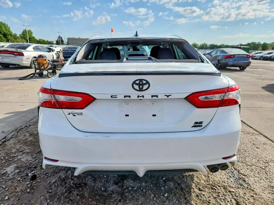 2020 TOYOTA CAMRY SE NIGHTSHADE  