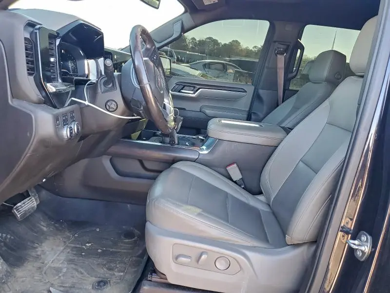 2022 GMC SIERRA K1500 SLT  