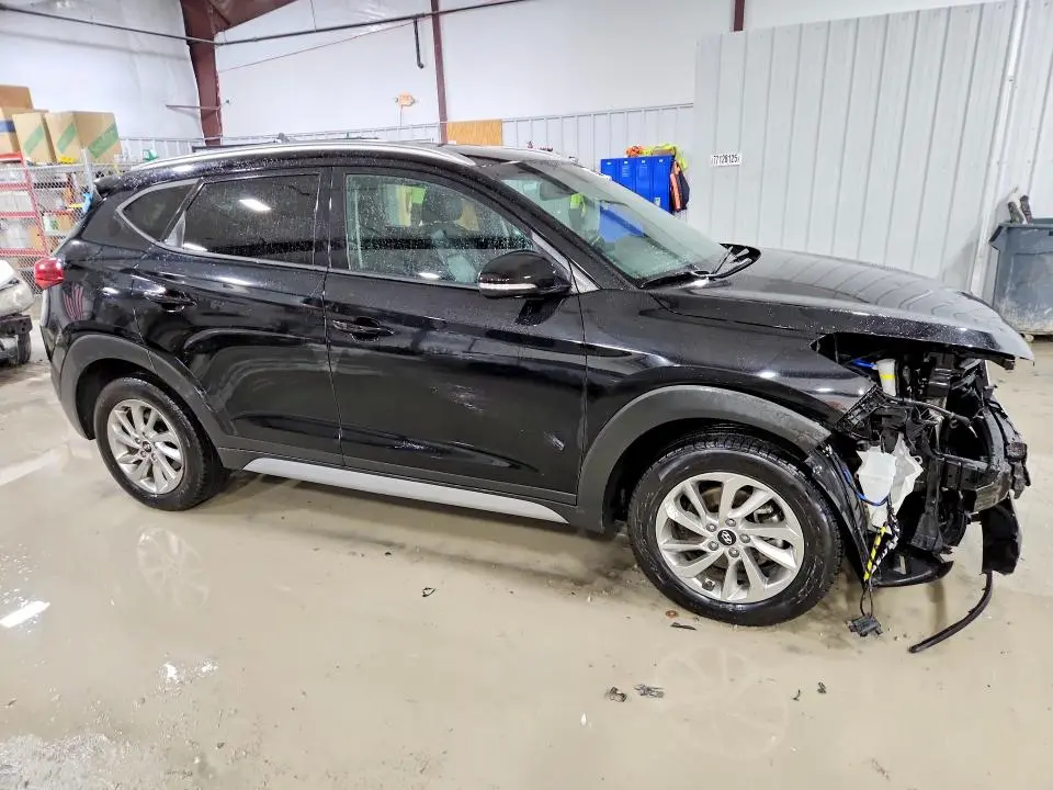 2017 HYUNDAI TUCSON SE PLUS  