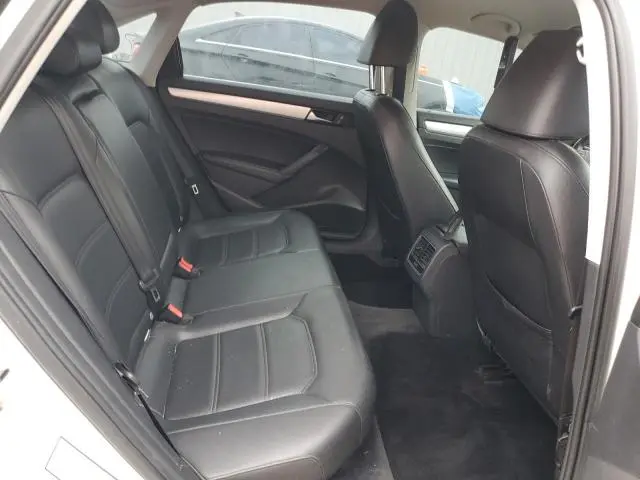 2013 VOLKSWAGEN PASSAT SE  