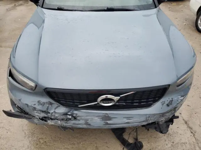 2020 VOLVO XC40 T5 R-DESIGN  