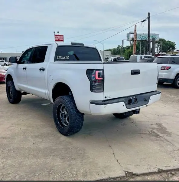 2010 TOYOTA TUNDRA CREWMAX SR5  