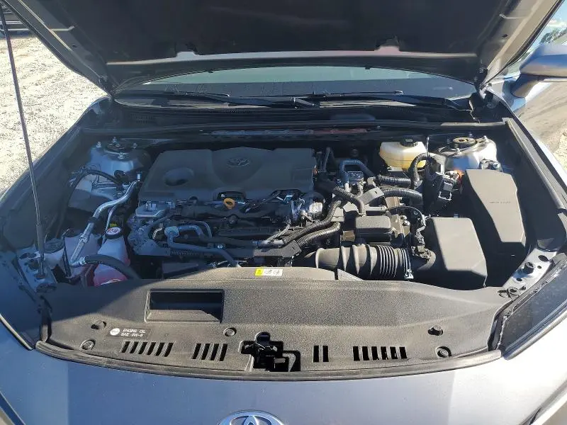 2025 TOYOTA CAMRY XLE  