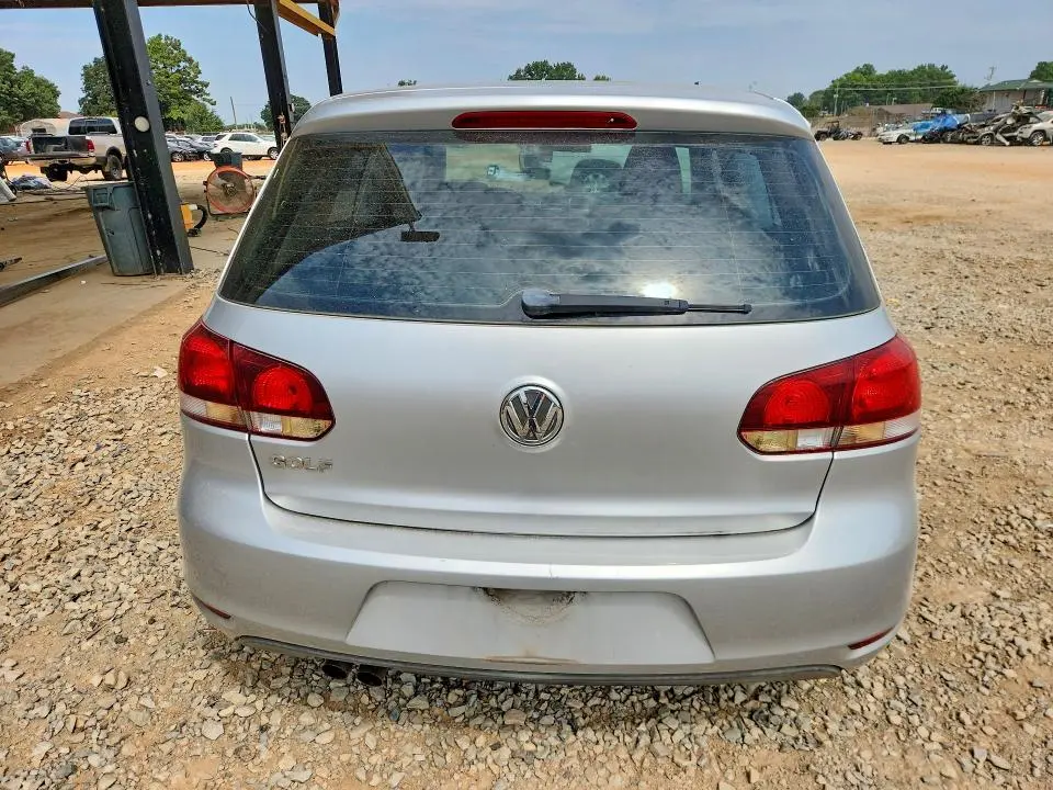2010 VOLKSWAGEN GOLF   