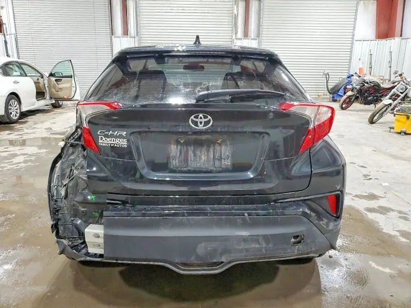 2019 TOYOTA C-HR XLE  