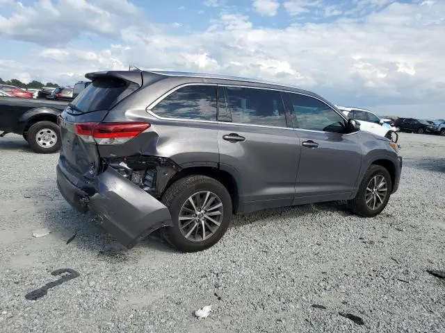 2019 TOYOTA HIGHLANDER SE  