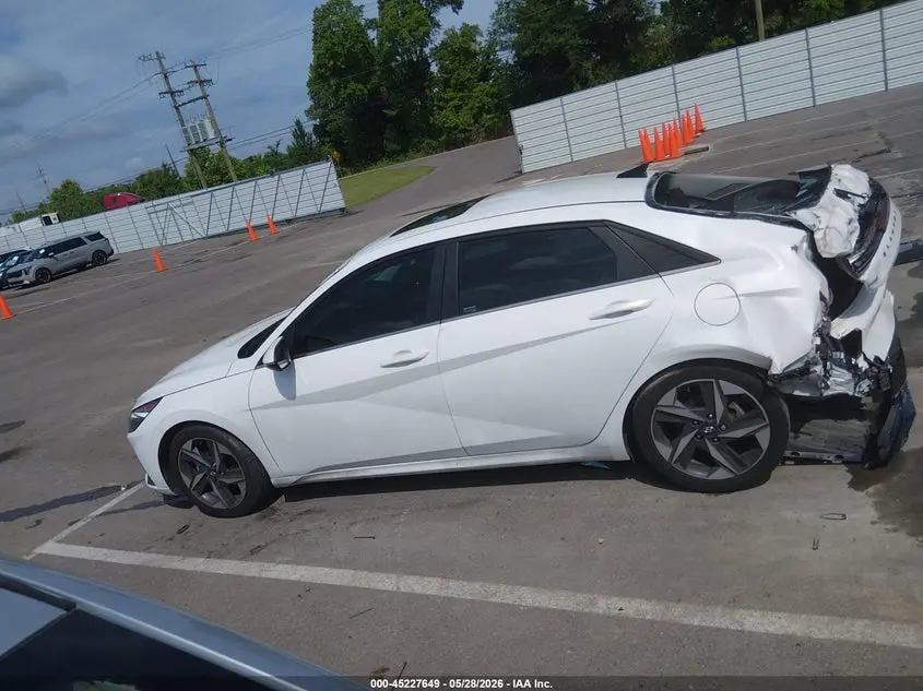 2022 HYUNDAI ELANTRA SEL