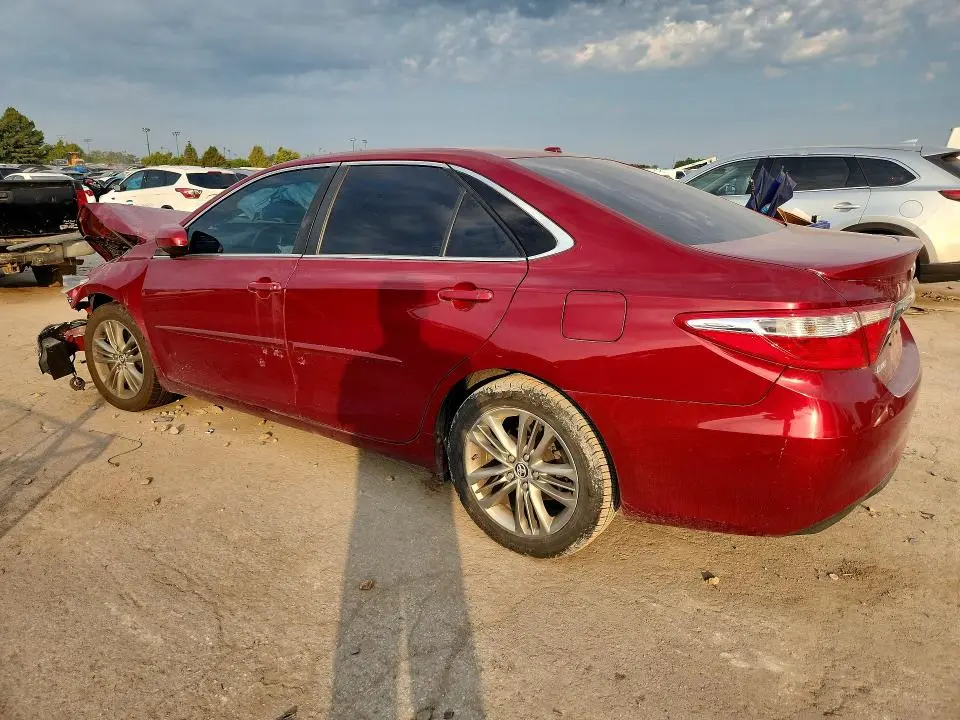 2016 TOYOTA CAMRY SE  