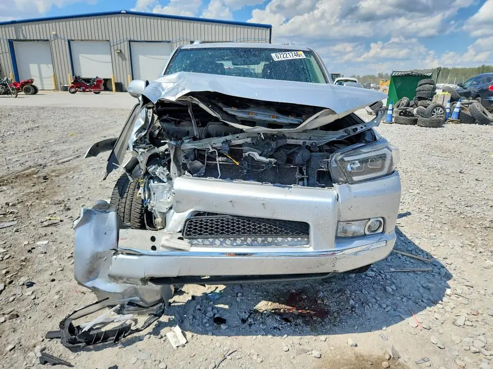 2011 TOYOTA 4RUNNER SR5  