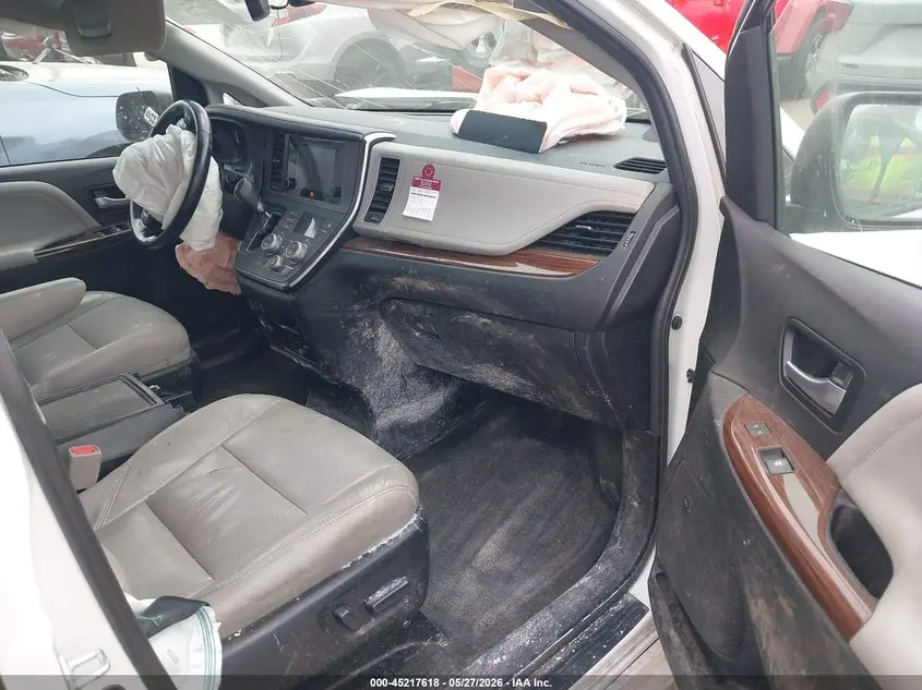 2017 TOYOTA SIENNA LIMITED PREMIUM 7 PASSENGER