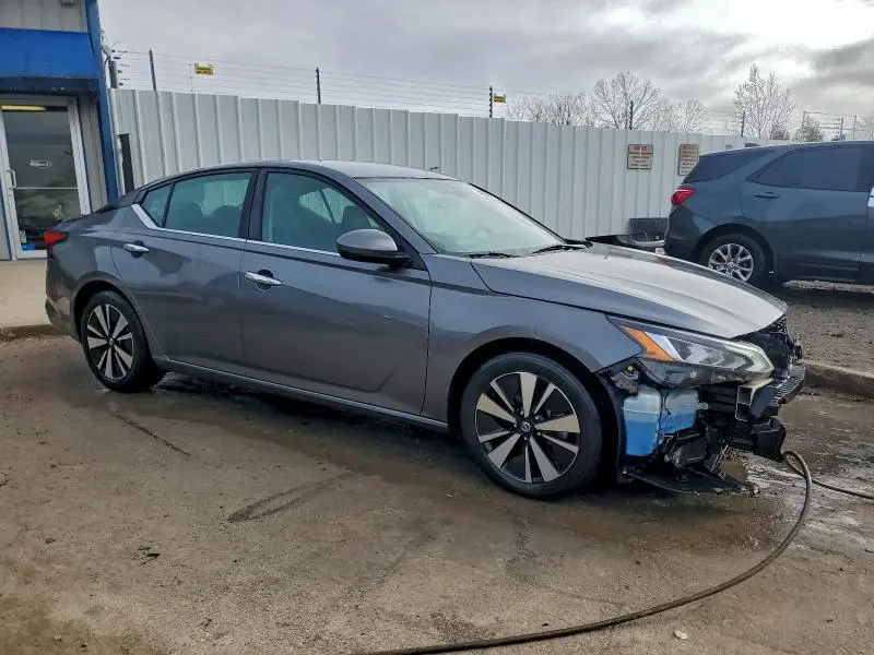 2022 NISSAN ALTIMA SV  