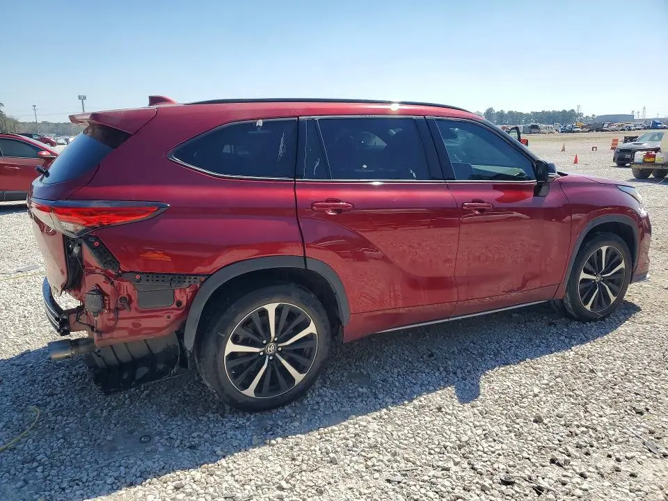 2022 TOYOTA HIGHLANDER XSE  