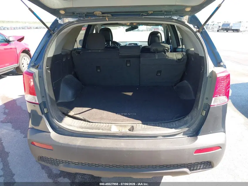 2011 KIA SORENTO LX