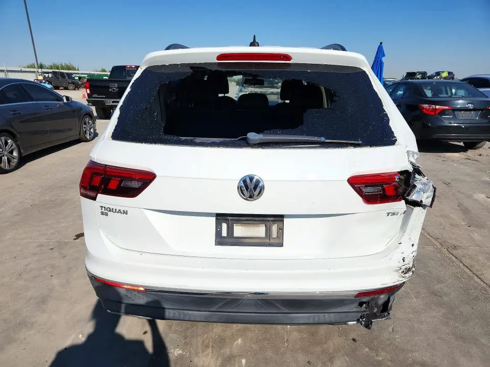 2018 VOLKSWAGEN TIGUAN SE  
