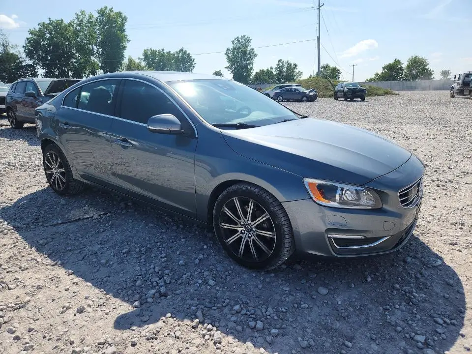 2017 VOLVO S60 PLATINUM  