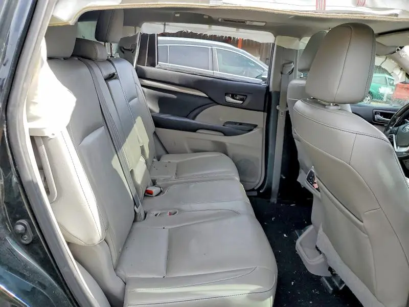 2015 TOYOTA HIGHLANDER XLE  